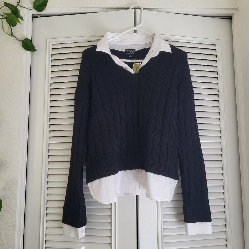 Major Lable Group - Black V-Neck Rib Knit Sweater with White Collar